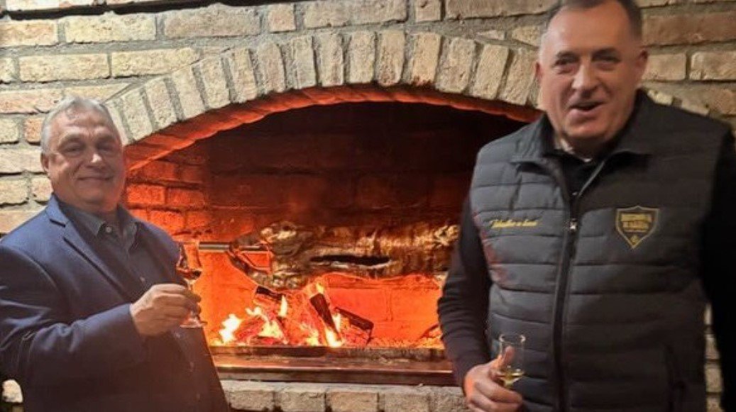 Privatna posjeta: Viktor Orban sa suprugom stigao na Dodikovo imanje u Laktašima