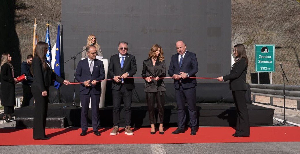 Apsurd u BiH: Svečano otvorili 20 kilometara autoputa, a građani njime ne mogu voziti