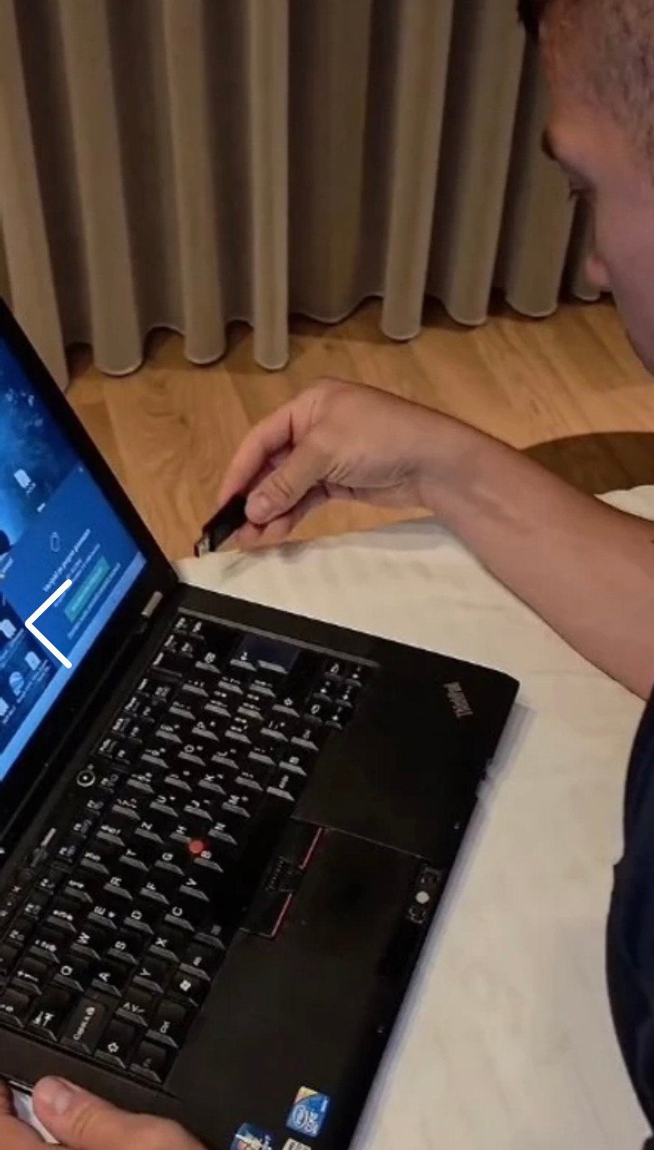 Sloba Radanović šokirao objavom: „Stigao mi je USB Ane Nikolić, hajde da zajedno vidimo šta je tu“