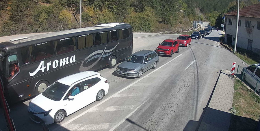 Pojačan ulazak vozila u BiH: Kolone na više graničnih prijelaza