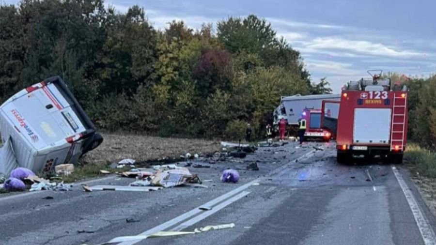 Tragedija kod bh. grada: U sudaru kamiona i kombija poginuo mlađi muškarac