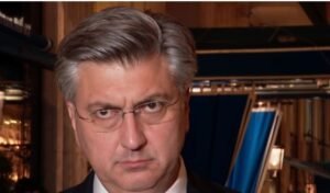 76e1518d773de199b6c0f665c358ff067b4fdfde-944x553