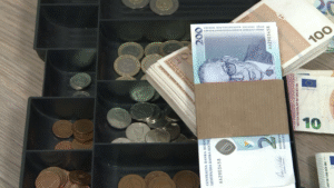 res_1765223124_u-srpskoj-dug-po-stanovniku-6000-km-u-fbih-3000-km