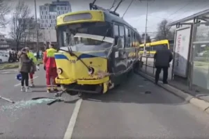 1770917078-tramvaj-iskocio-sine-muzej-12feb26-prtscrrsa1-690x480