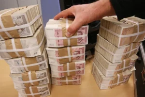 1771686470-novac-690x480