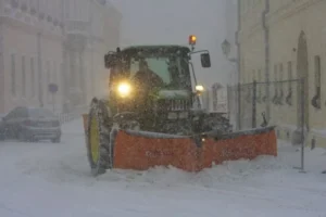 1767168299-ralica-ciscenje-snijega-395-690x480-1 (1)