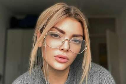 (VIDEO) PONOVO VOLI Kćerka legendarnog pjevača podijelila snimak iz kreveta sa NOVIM DEČKOM, prošla kroz paklen razvod