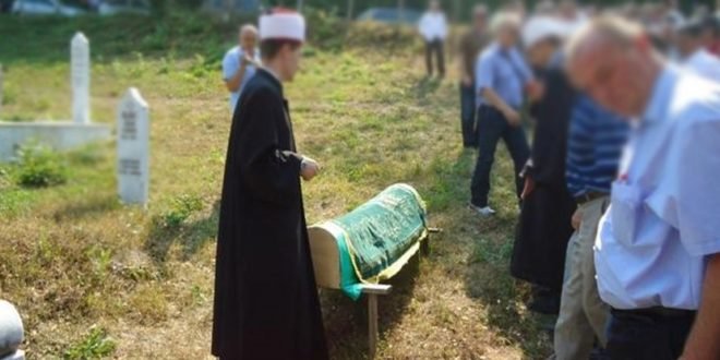 DOGAĐAJ NA DŽENAZI KAKAV SE NE PAMTI: Efendija i svi prisutni ostali u ŠOKU