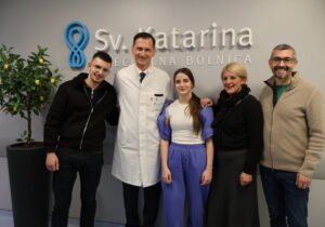 Ela-s-ocem-Zoranom-majkom-Nives-bratom-Makom-i-prof.dr_.-Draganom-Primorcem-872x610