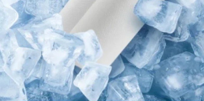 Ljudi masovno ubacuju list ubrusa u zamrzivač: Neverovatno je zašto to rade!