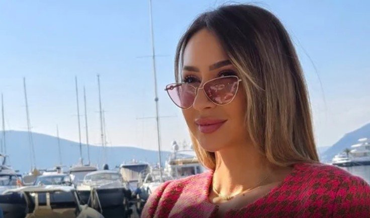 NOVI VRELI SNIMAK MIRJANE PAJKOVIĆ IZ KOLA SKAMENIO MUŠKI ROD! Političarka u lateksu spušta kameru niže, pa… UH!