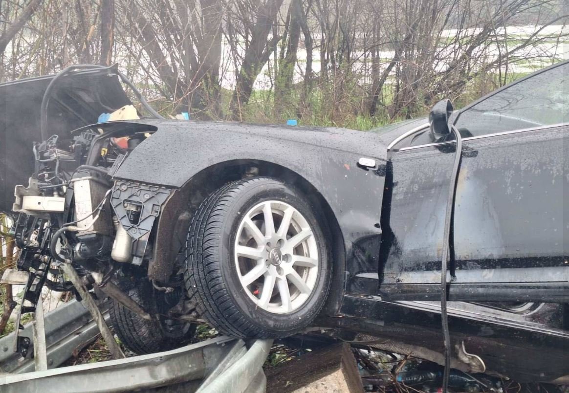 Novi detalji stravične nesreće u BiH: Utvrđen identitet mladića koji je Audijem sletio s kolovoza i poginuo