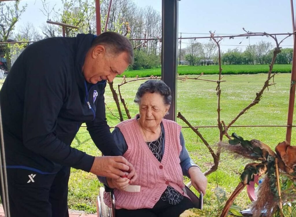 dodik-majka-1777042023