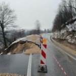 Potpuna obustava saobraćaja na putu Tuzla – Bijeljina zbog odrona