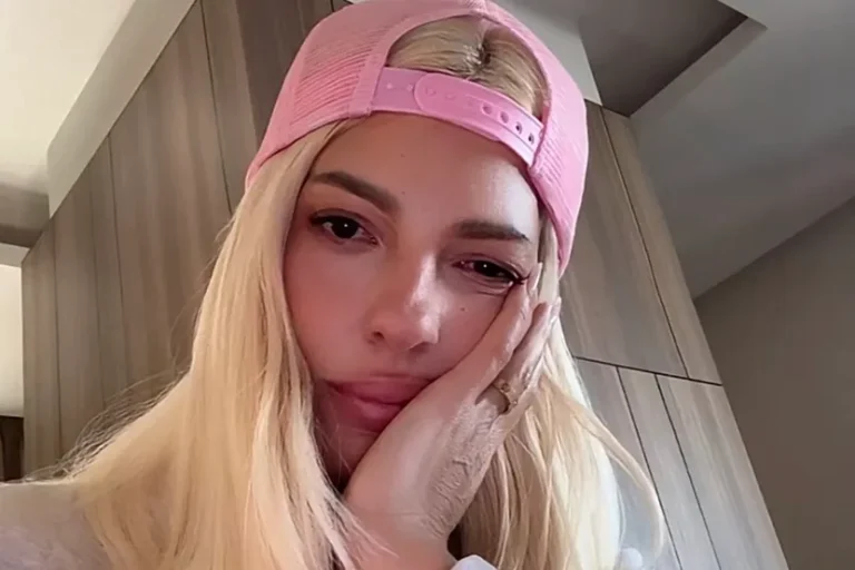 Karleuša bez veša, snimala se u krevetu, evo koga mazi u 7 ujutru: “Poslije me pitate što sam umorna”