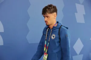 1784579556-tek-sad-se-zakuhala-prica-oko-kerima-alajbegovica-jos-dva-kluba-usla-u-igru-za-zvijezdu-bih-690x480-1 (1)